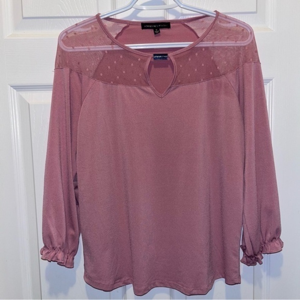 3/25$💥 Adrienne Vittadini top blouse Pink dot Women Medium long sleeve feminine